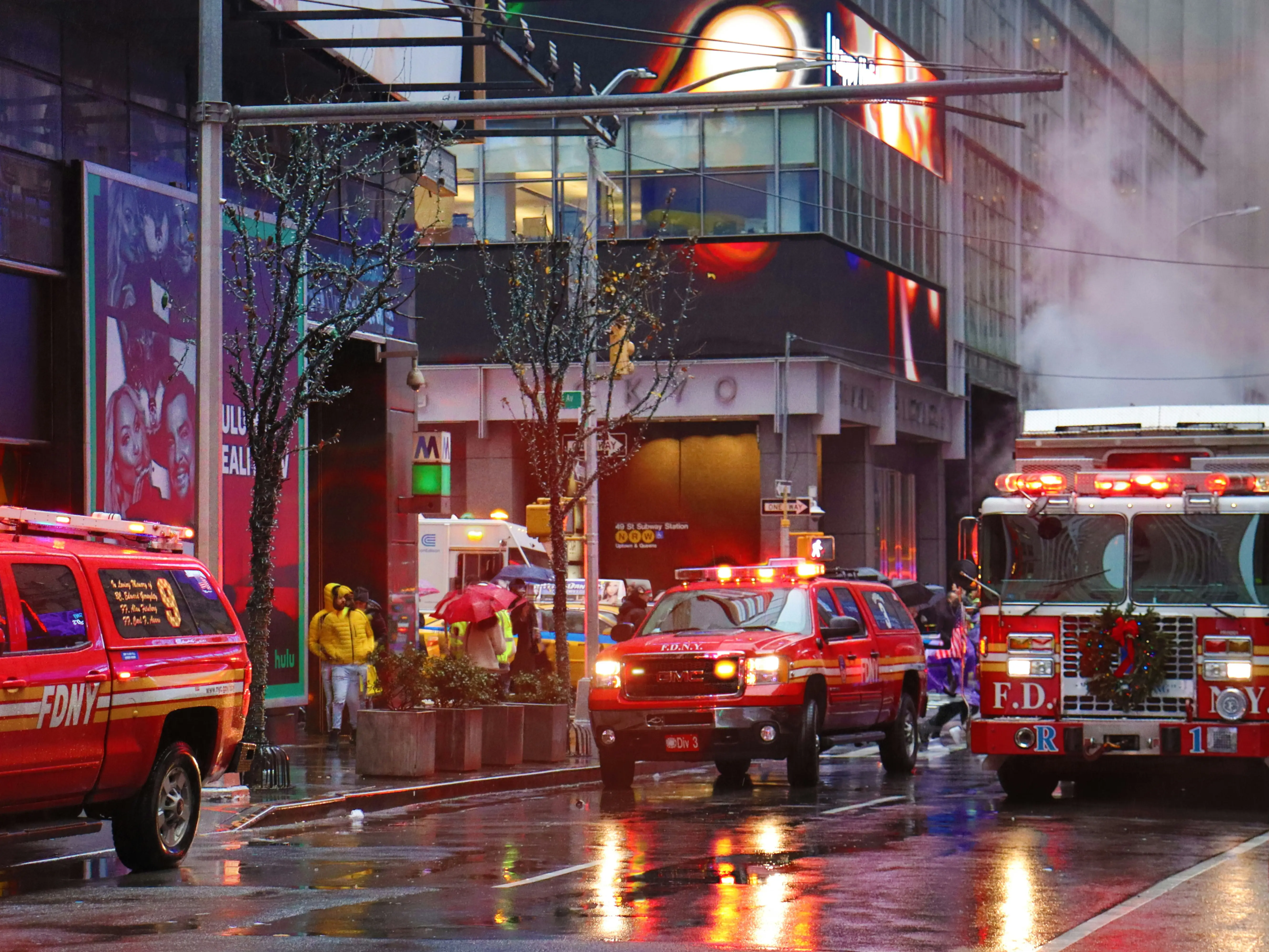 One dead, 34 firefighters injured after deadly explosion in Staten Island shipyard One dead, 34 firefighters injured after deadly explosion in Staten Island shipyard