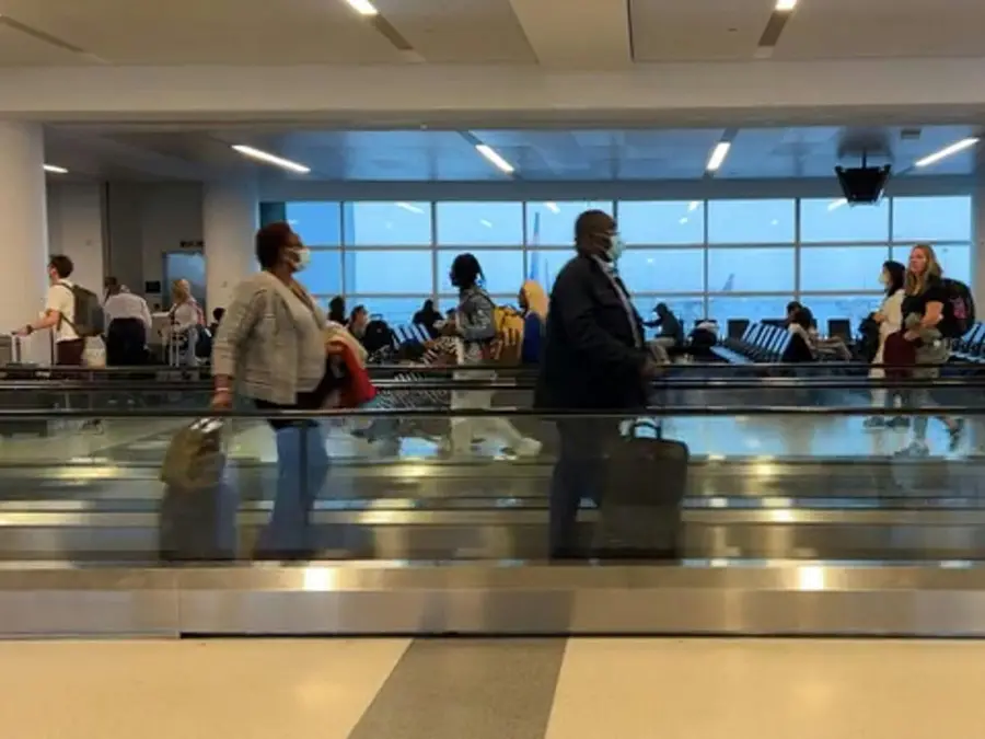 US government extends Ebola entry ban to Green Card holders amid outbreak fears