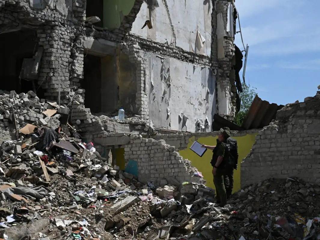 Ukraine strikes kill 6 in Russia a day after Moscow launches Oreshnik Missile on Kyiv Ukraine strikes kill 6 in Russia a day after Moscow launches Oreshnik Missile on Kyiv