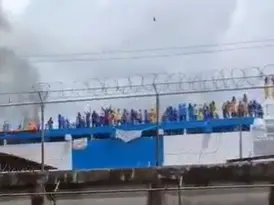 WATCH: Venezuela prisoners occupy prison, light mattresses in protest of alleged abuse WATCH: Venezuela prisoners occupy prison, light mattresses in protest of alleged abuse