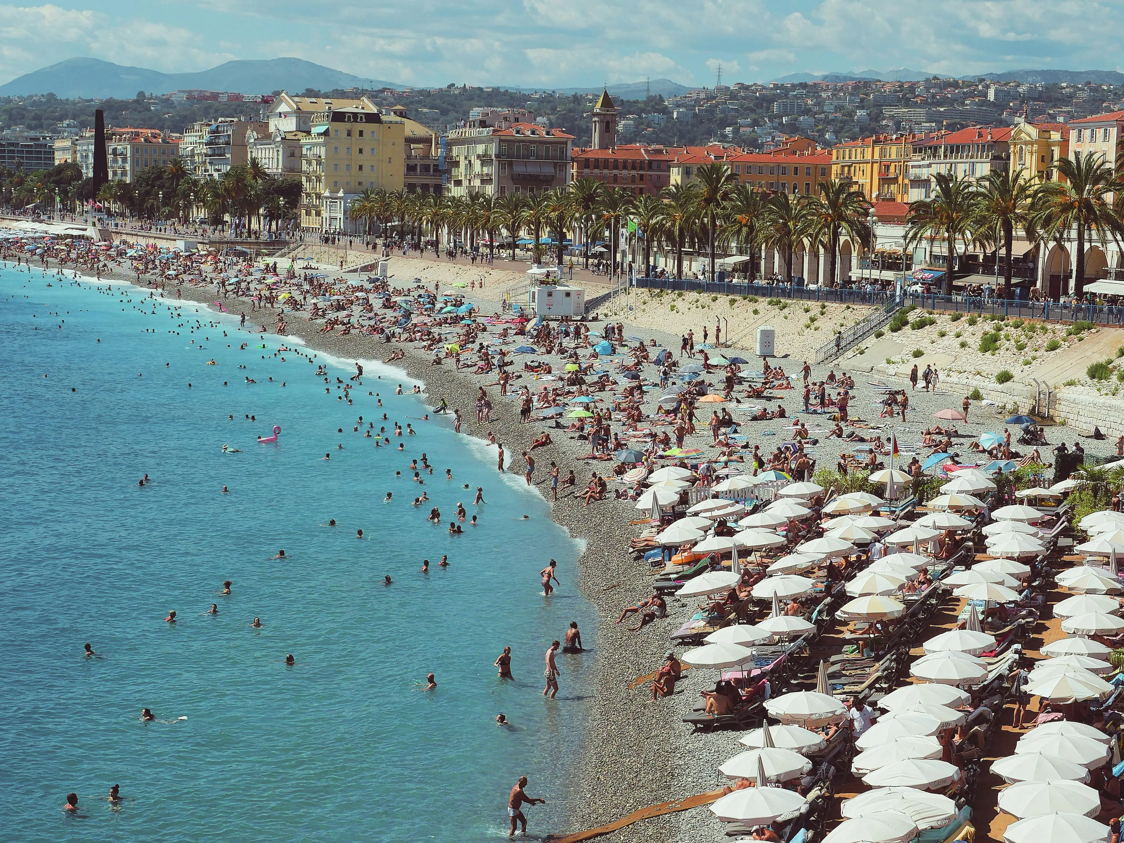 Record-breaking heatwave across Europe claims lives Record-breaking heatwave across Europe claims lives