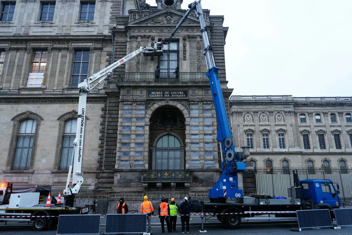 $100 million Louvre heist set for big-screen adaptation; French filmmaker Romain Gavras to direct
