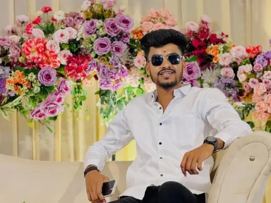 Marathi actor Mahesh Pawar dies in a tragic car accident, CM Devendra Fadnavis reacts Marathi actor Mahesh Pawar dies in a tragic car accident, CM Devendra Fadnavis reacts