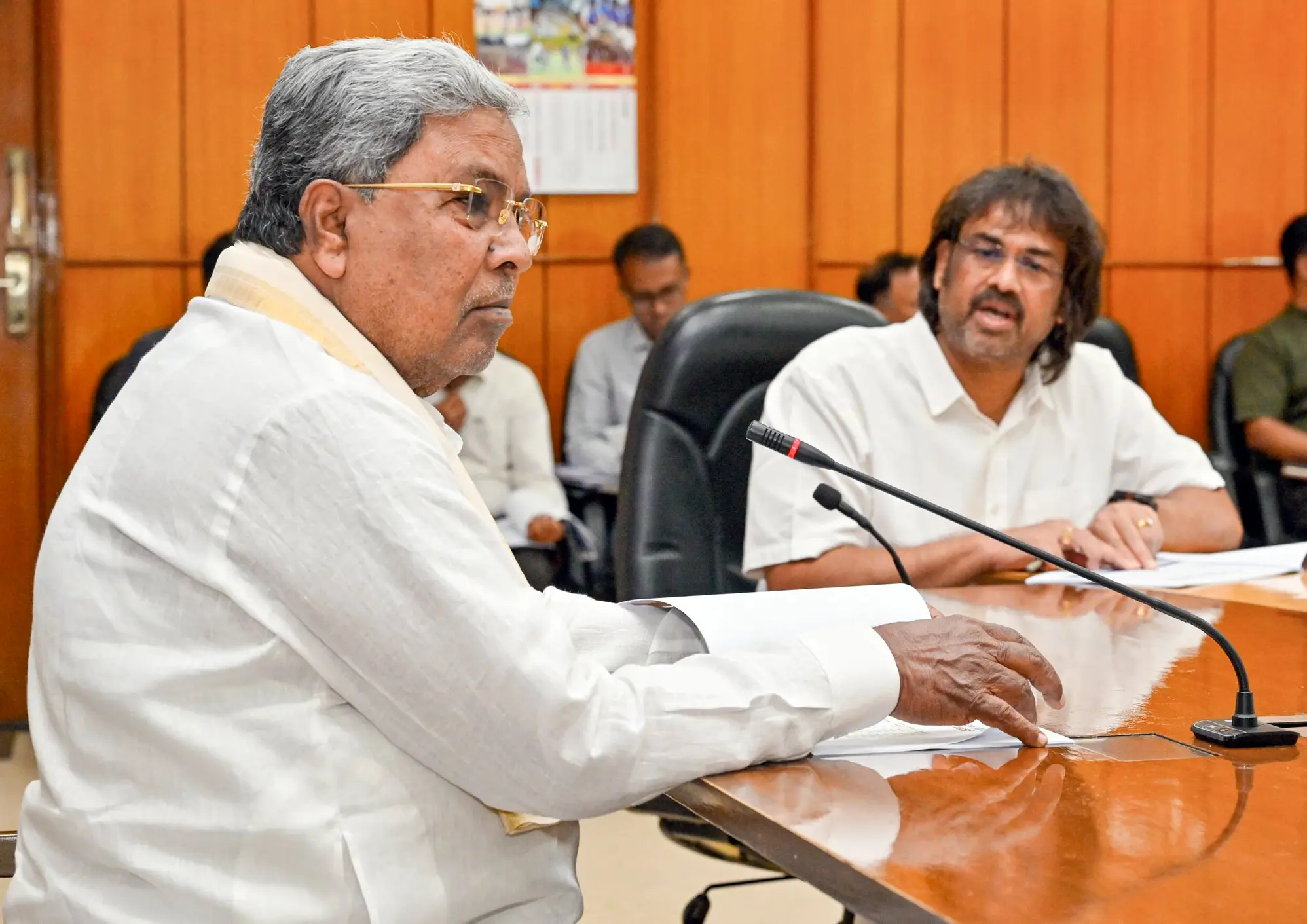 Can Karnataka CM Siddaramaiah resign in governor's absence? What constitution says