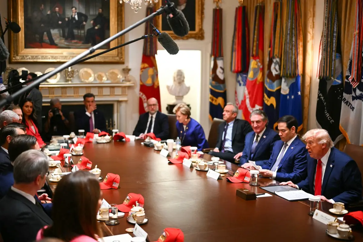 Trump says he ‘doesn’t care about midterms’, claims Iran desperate for deal