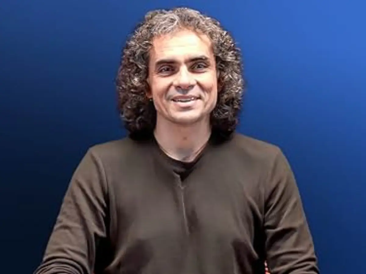 Imtiaz Ali says fans quitting corporate jobs after watching Ranbir Kapoor film makes him feel ‘responsible and guilty' Imtiaz Ali says fans quitting corporate jobs after watching Ranbir Kapoor film makes him feel ‘responsible and guilty'