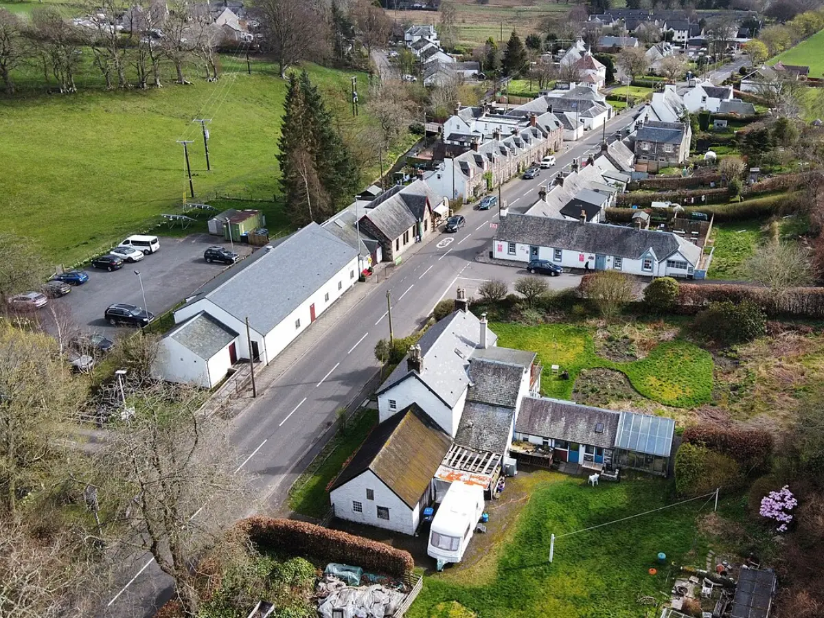 Cracks and strange noises trigger fear of collapsing mines in Scottish villages, force mass evacuations Cracks and strange noises trigger fear of collapsing mines in Scottish villages, force mass evacuations
