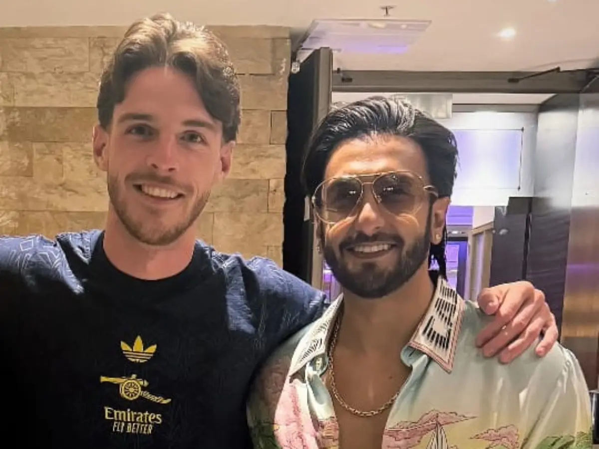 Ranveer Singh meets football star Declan Rice in Budapest amid Don 3 controversy | See pic Ranveer Singh meets football star Declan Rice in Budapest amid Don 3 controversy | See pic