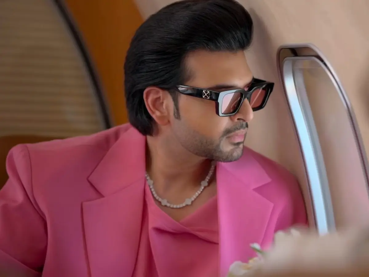 from-tejasswi-s-viral-facelet-to-karan-kundra-s-ruffled-suit-a-look-at