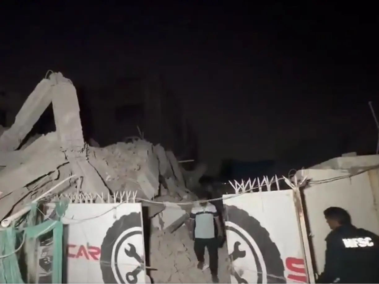 Five-storey building collapses in South Delhi’s Mehrauli area; many feared trapped Five-storey building collapses in South Delhi’s Mehrauli area; many feared trapped