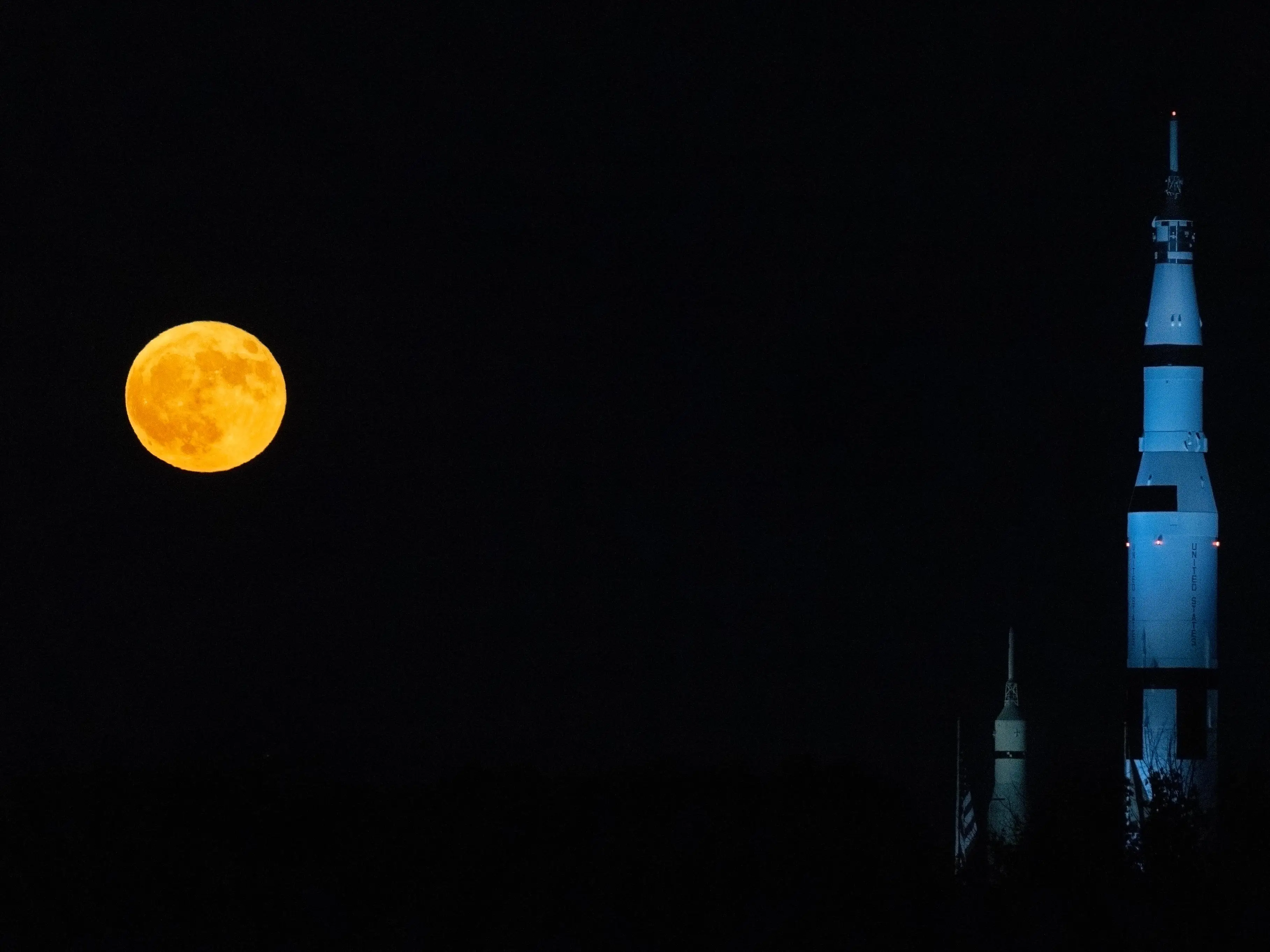 Chile witnesses rare 'Blue Moon', smallest full moon of the year Chile witnesses rare 'Blue Moon', smallest full moon of the year