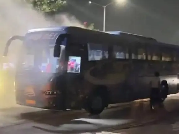 IPL 2026: Gujarat Titans players safely evacuated after team bus catches fire IPL 2026: Gujarat Titans players safely evacuated after team bus catches fire
