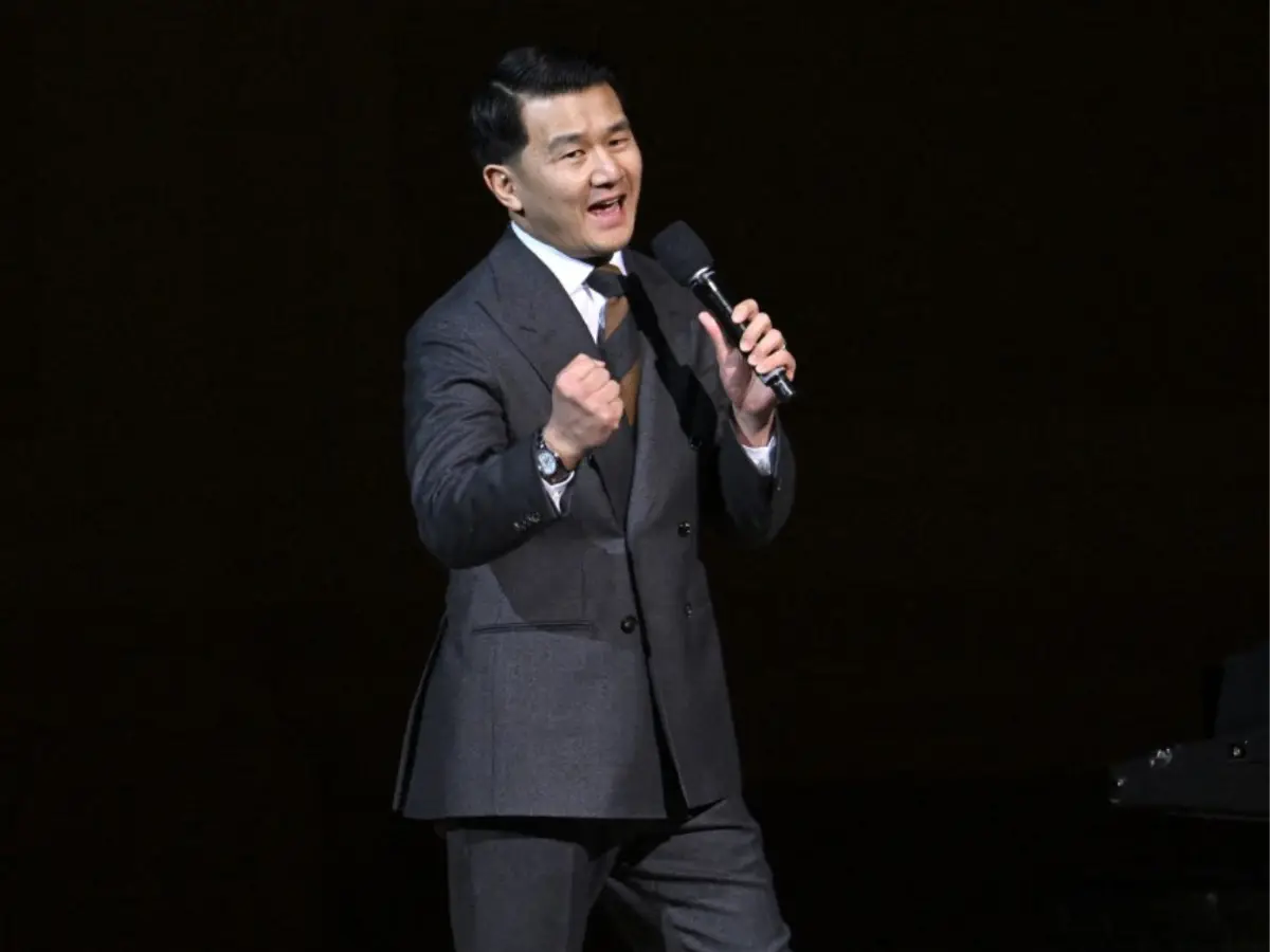 'Kill AI', American comedian Ronny Chieng says at Harvard to roaring applause: 'It will make people dumber' 'Kill AI', American comedian Ronny Chieng says at Harvard to roaring applause: 'It will make people dumber'