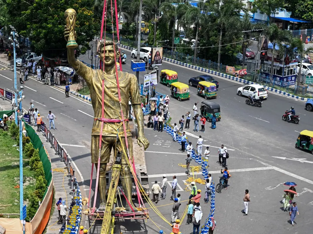 70-foot Lionel Messi statue taken down in Kolkata due to 'safety concerns' after 'swaying in wind' 70-foot Lionel Messi statue taken down in Kolkata due to 'safety concerns' after 'swaying in wind'
