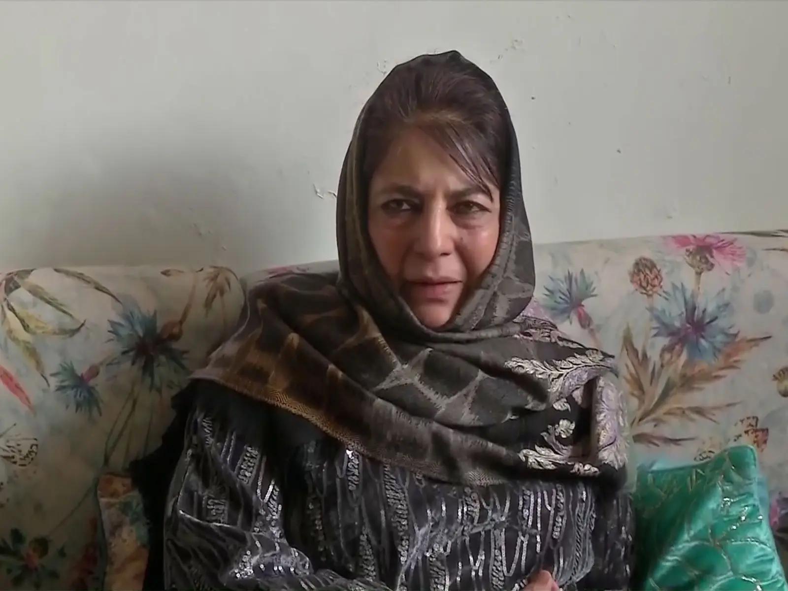 Mehbooba calls for United Front on J&K; Omar Abdullah counters appointment claim Mehbooba calls for United Front on J&K; Omar Abdullah counters appointment claim