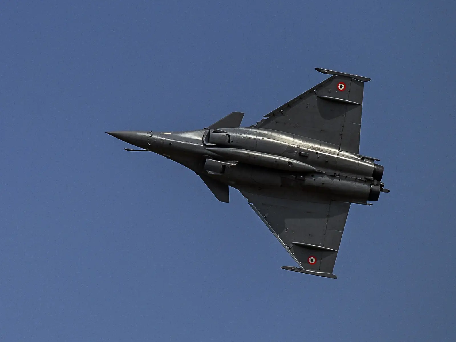 India moves to buy 114 Rafale fighter jets in ₹3.25 lakh crore mega defence deal with France India moves to buy 114 Rafale fighter jets in ₹3.25 lakh crore mega defence deal with France