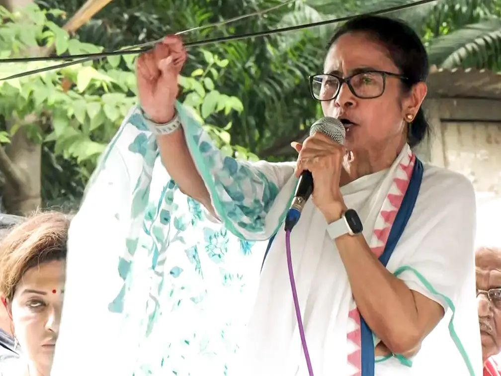 TMC at verge of split as rebel leaders meet Speaker: Will Shiv Sena story rewind in Bengal? TMC at verge of split as rebel leaders meet Speaker: Will Shiv Sena story rewind in Bengal?