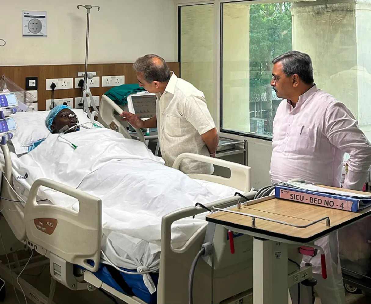 12 foreign nationals among 21 killed in Delhi hotel fire; MoS Kirti Vardhan Singh visits injured in hospital