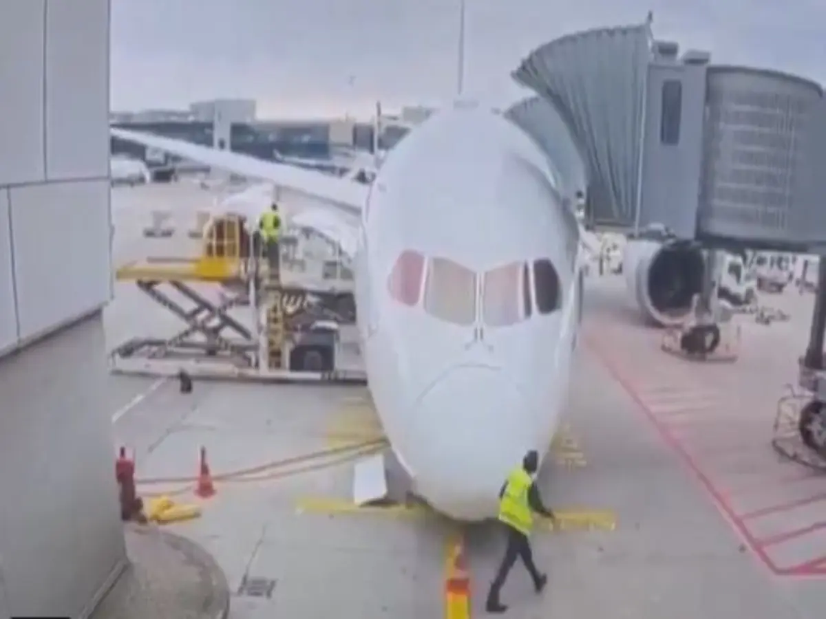 VIDEO: Lufthansa Boeing 787 suffers landing-gear failure before takeoff, several injured