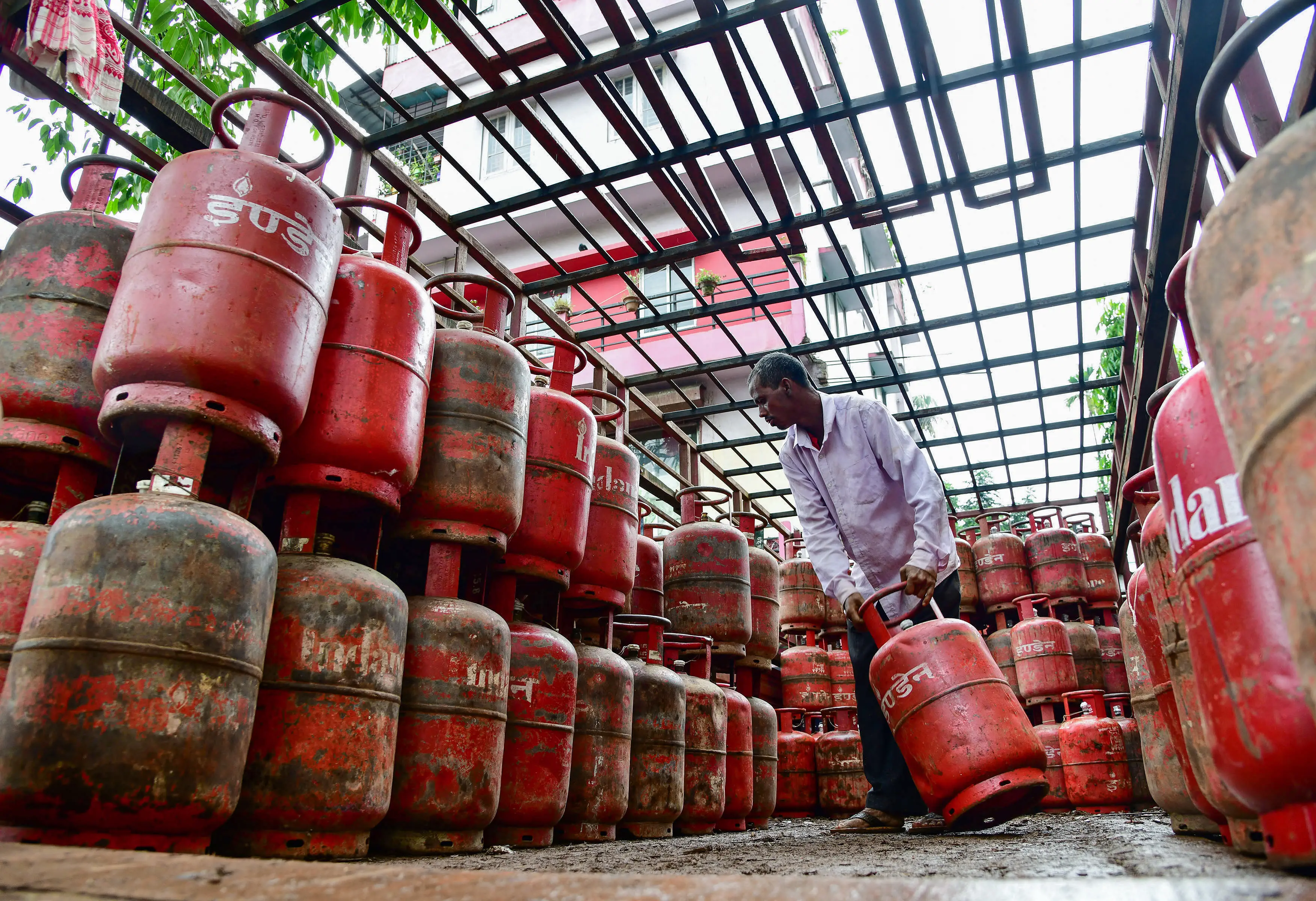India’s LPG prices among lowest in world despite global energy crisis – Here’s how
