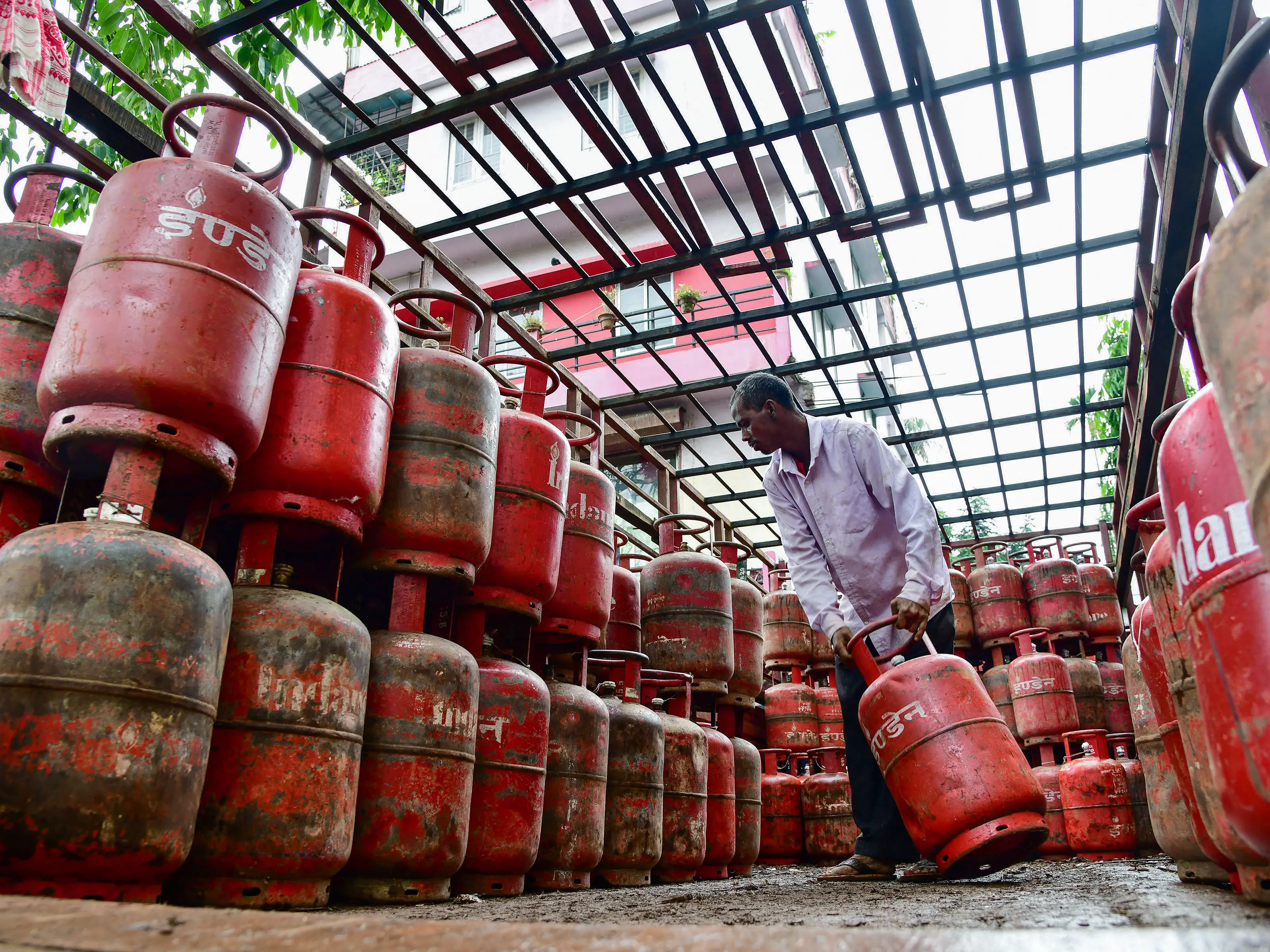 India’s LPG prices among lowest in world despite global energy crisis – Here’s how India’s LPG prices among lowest in world despite global energy crisis – Here’s how