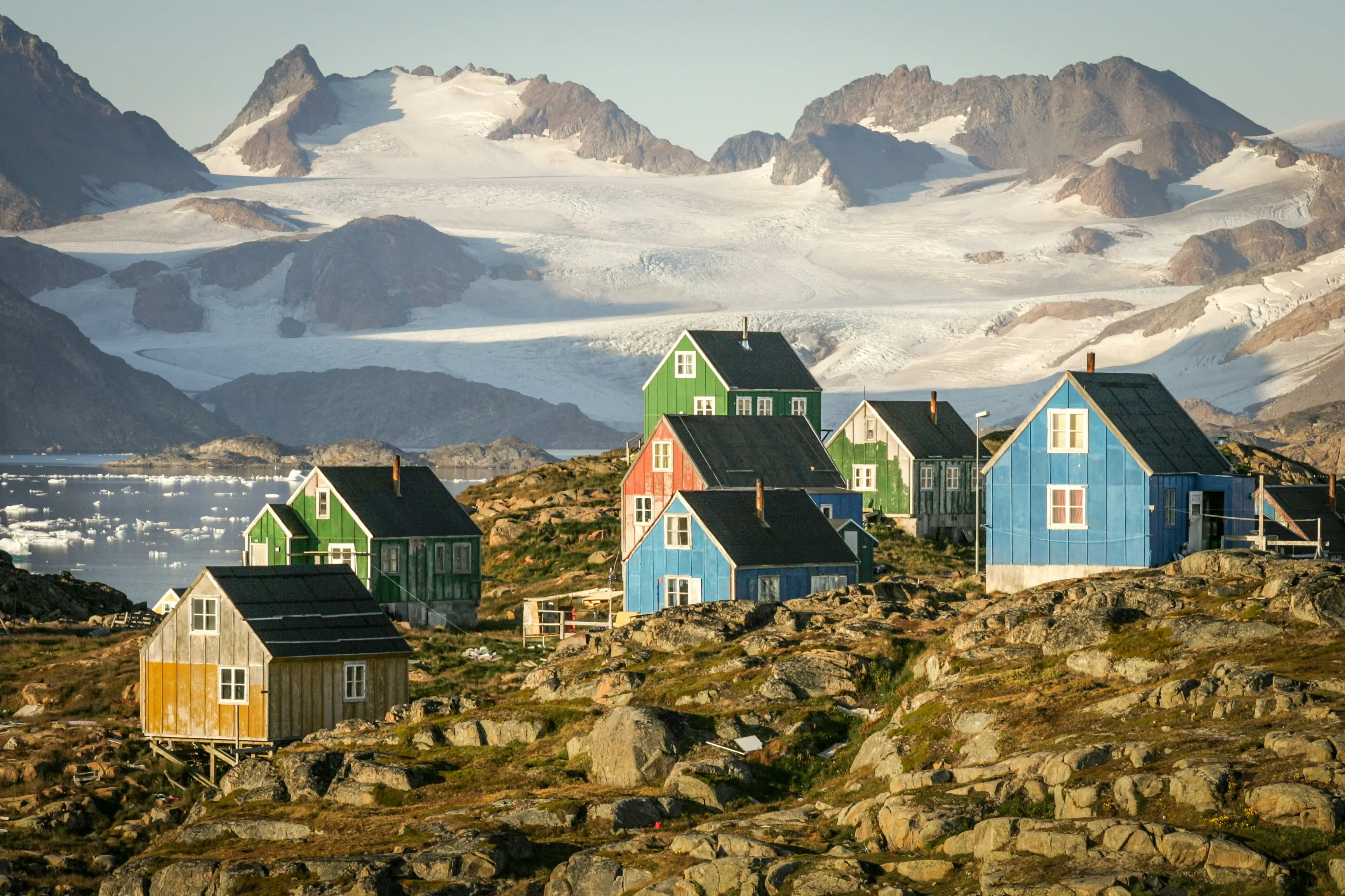 4. Greenland: 44,087 km