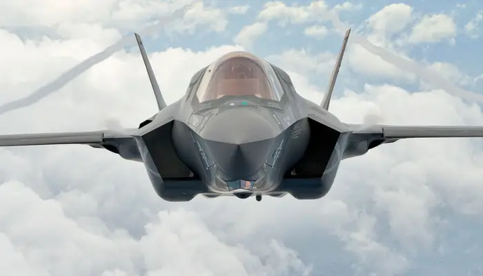 How US fighter jet pilots can change a missile's target after launch