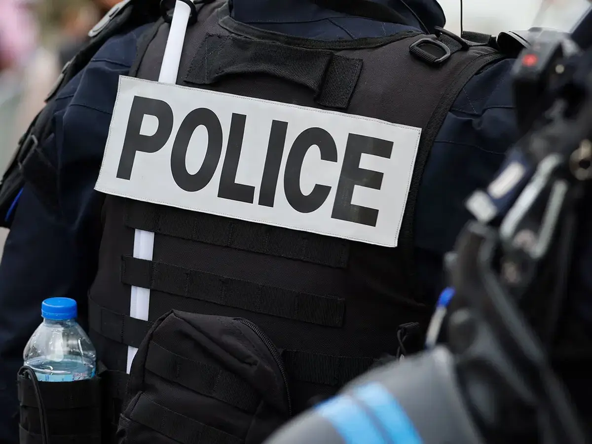 Louisiana stabbing spree leaves 4 dead, child critically injured as police hunt person of interest Louisiana stabbing spree leaves 4 dead, child critically injured as police hunt person of interest