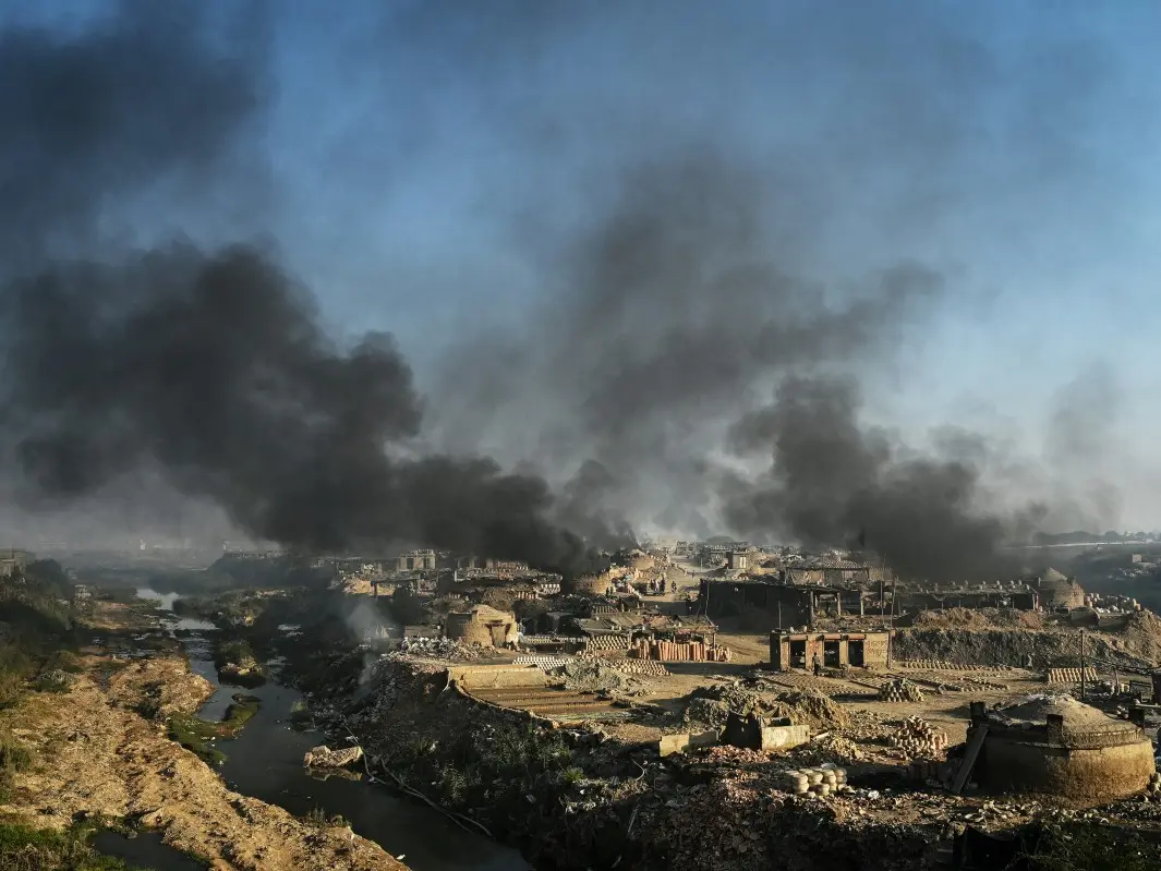 13 times above WHO limit: Pakistan emerges as world's smoggiest country 13 times above WHO limit: Pakistan emerges as world's smoggiest country
