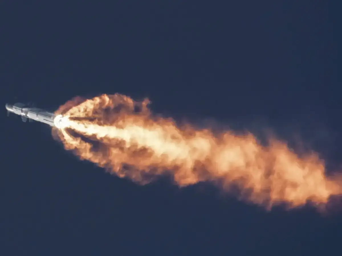 How many times did SpaceX's rockets fail before their first successful launch?
