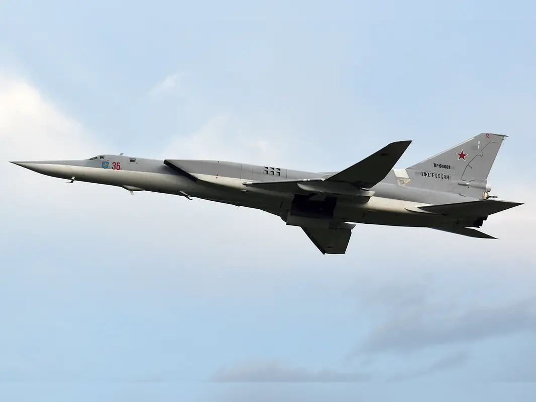 Dramatic footage captures moment Russian Tu-22M3 bomber crashes in Siberia | WATCH