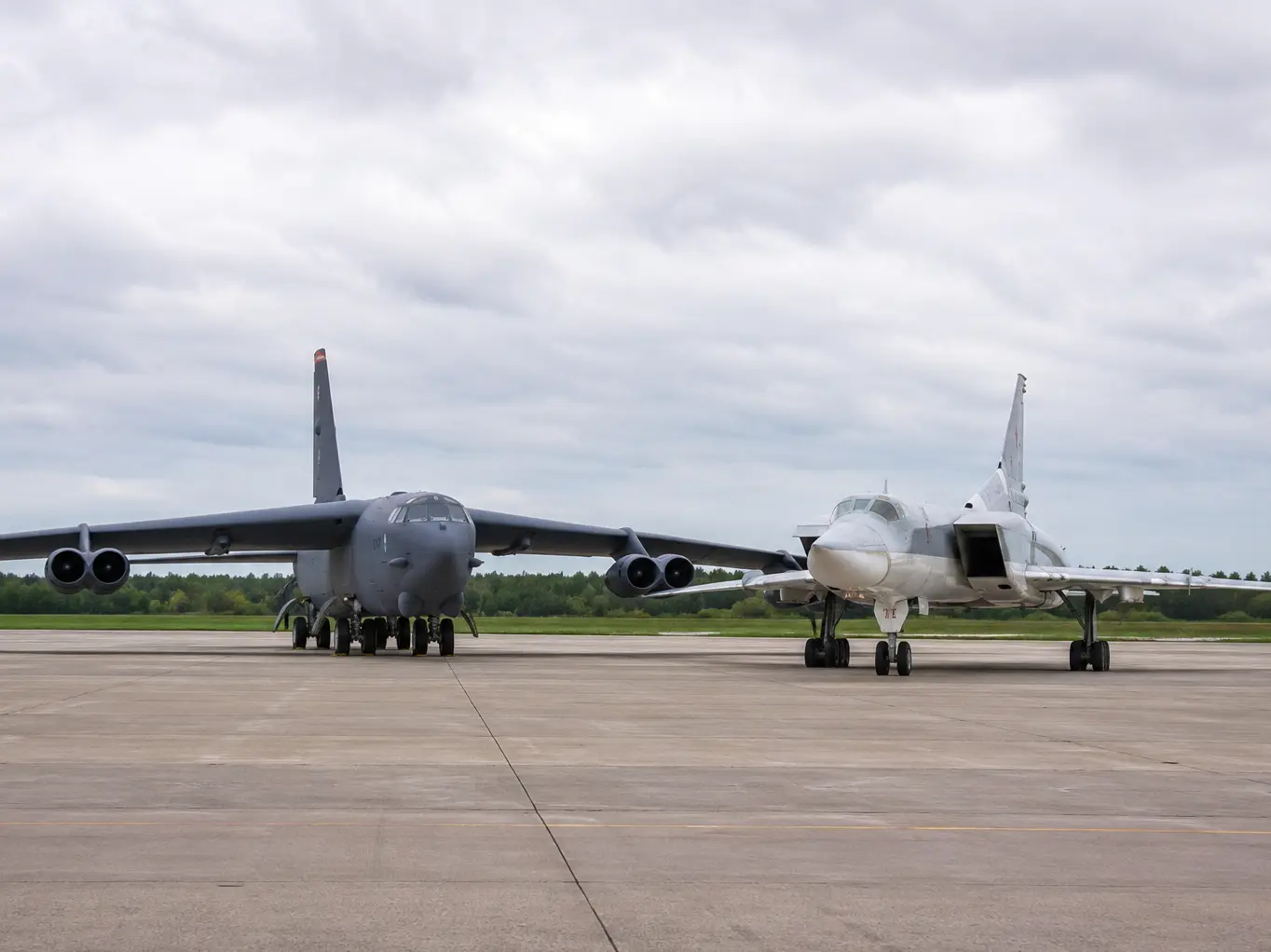 American B-52 vs Russian Tu-22M3: Which bomber from the Cold War era is older?