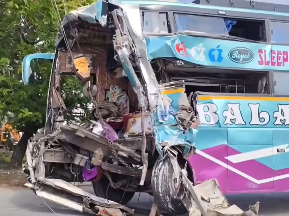 At least 5 killed as bus carrying 45 passengers rams truck on Gujarat's Vadodara-Halol Road; rescue operation underway At least 5 killed as bus carrying 45 passengers rams truck on Gujarat's Vadodara-Halol Road; rescue operation underway