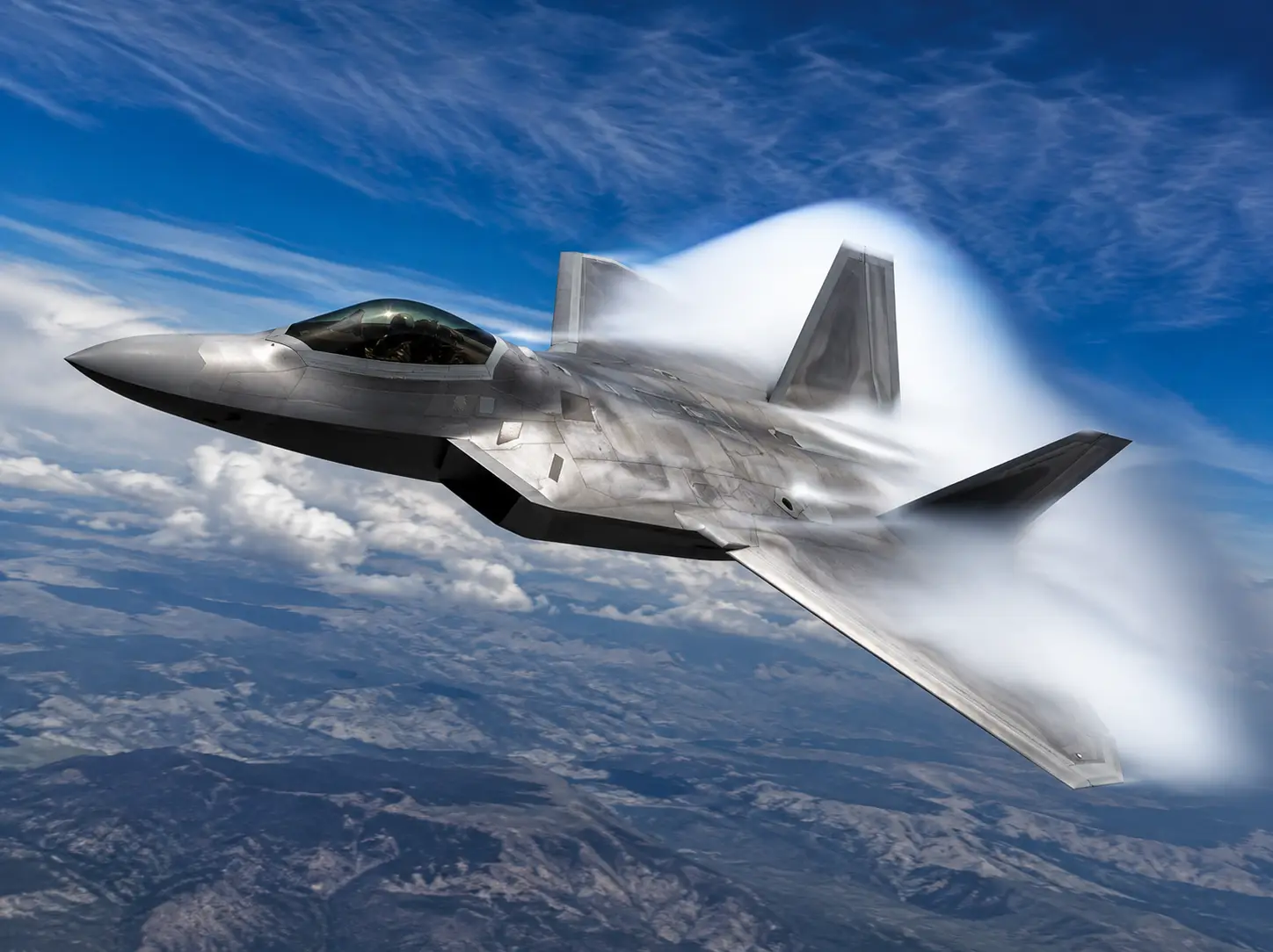 Why the F-22 body handles intense air pressure so well