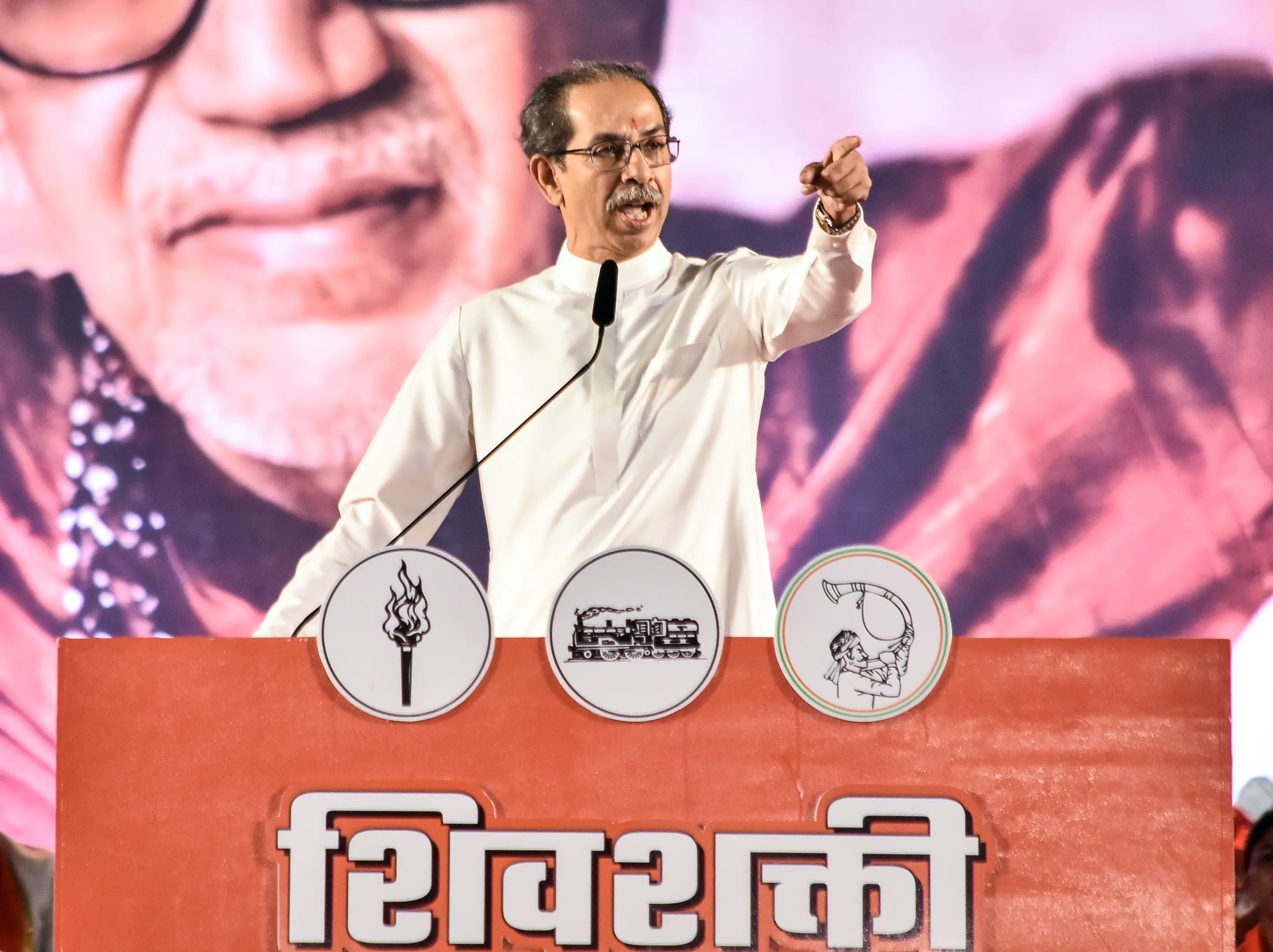 Amid defection buzz, Uddhav Thackeray offers to step down as Shiv Sena (UBT) chief, vows to fight on Amid defection buzz, Uddhav Thackeray offers to step down as Shiv Sena (UBT) chief, vows to fight on