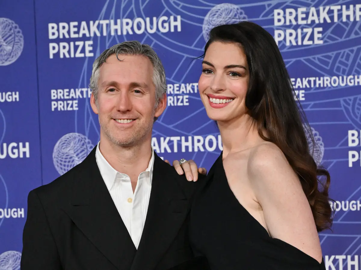 Who is Anne Hathaway's husband?