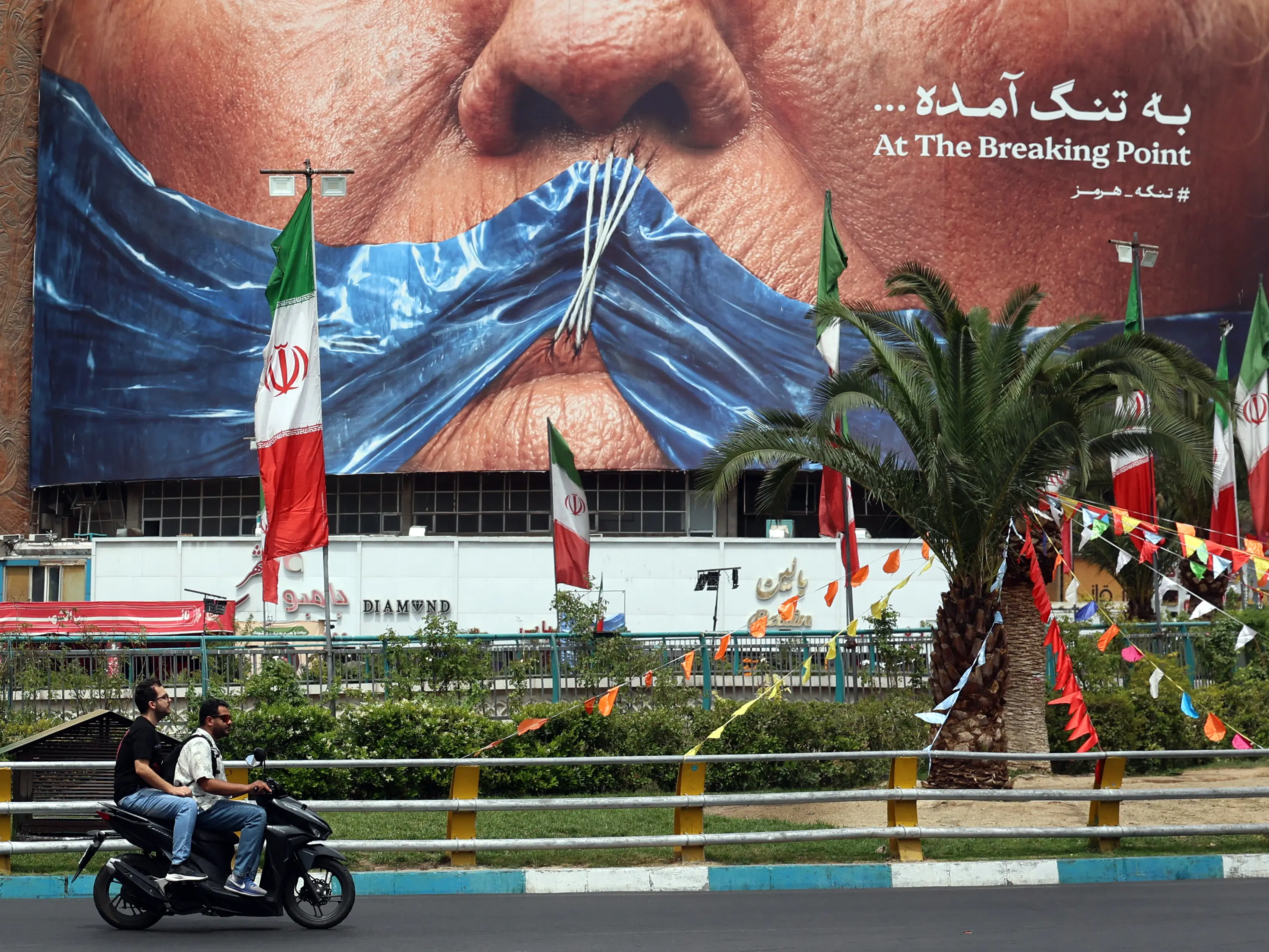 'There will be NO TOLLS': Trump pushes back on Iran's Hormuz fee plan, threatens US tolls if talks fail 'There will be NO TOLLS': Trump pushes back on Iran's Hormuz fee plan, threatens US tolls if talks fail