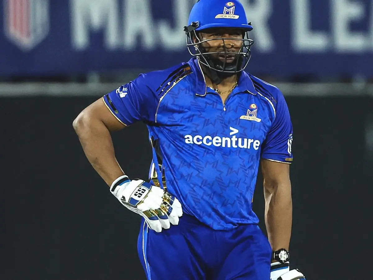 Kieron Pollard creates history, overtakes Chris Gayle as T20’s leading run-scorer Kieron Pollard creates history, overtakes Chris Gayle as T20’s leading run-scorer