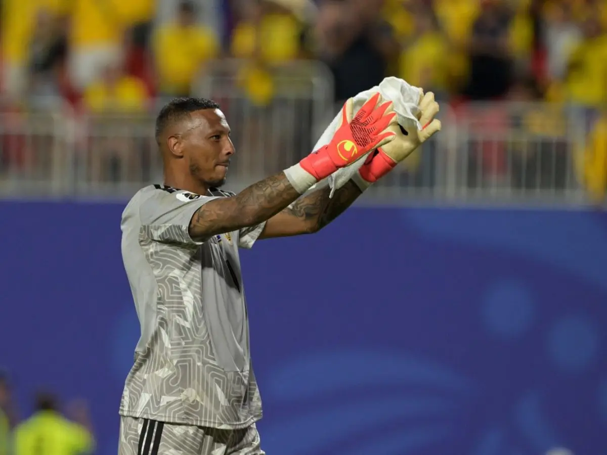 A Statue for 15 Saves: Curaçao keeper Eloy Room jokes he deserves a monument after World Cup heroics