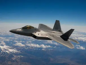 Why the F-22 cockpit has almost no blind spots