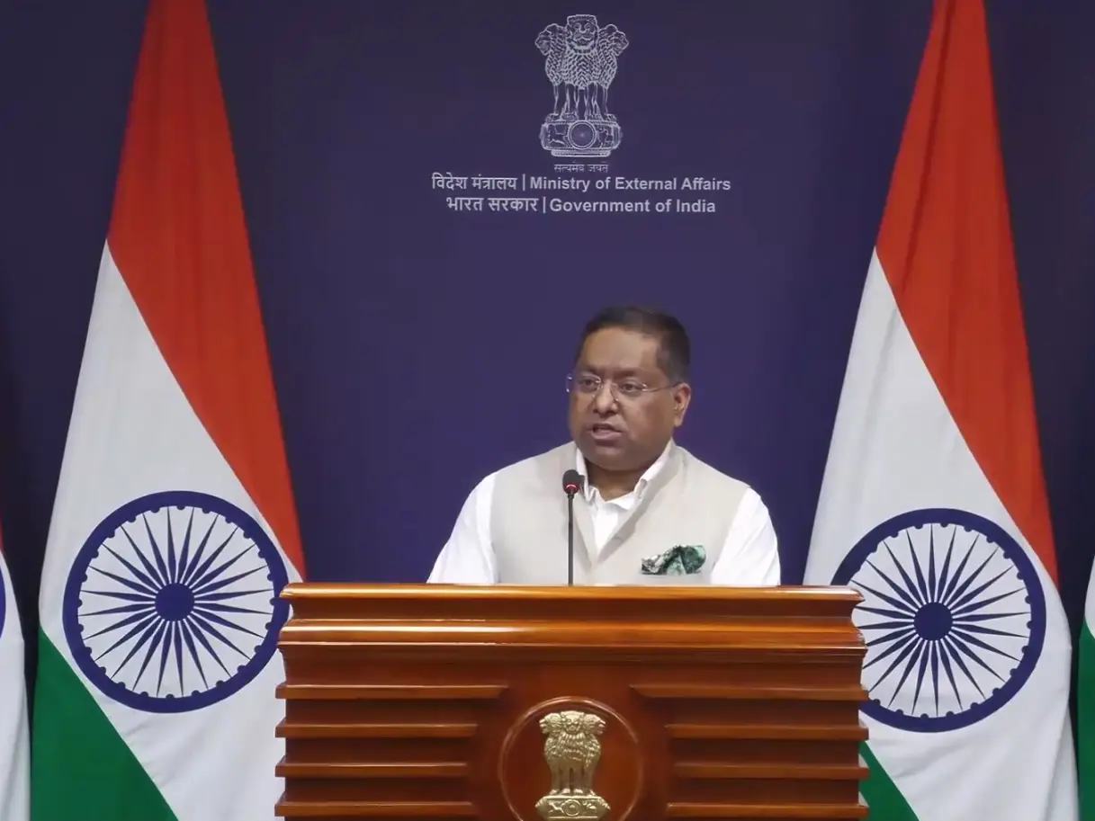 11 India-bound ships carrying crude, LPG, fertilisers crossed Hormuz since US-Iran MoU signing; 10 still in Gulf: MEA 11 India-bound ships carrying crude, LPG, fertilisers crossed Hormuz since US-Iran MoU signing; 10 still in Gulf: MEA