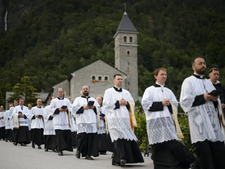 Traditionalist Catholics reject Pope Leo XVI and Vatican authority in a dramatic showdown Traditionalist Catholics reject Pope Leo XVI and Vatican authority in a dramatic showdown