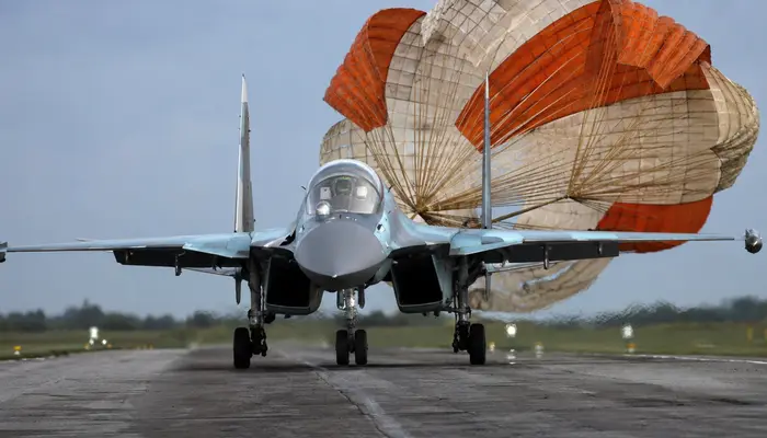 Why Russian fighter jets use landing parachutes compared to US jets