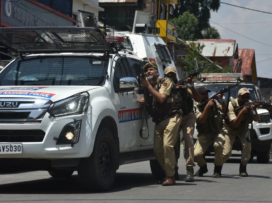 Anantnag Police enhance Amarnath Yatra security with anti-drone mock drill Anantnag Police enhance Amarnath Yatra security with anti-drone mock drill