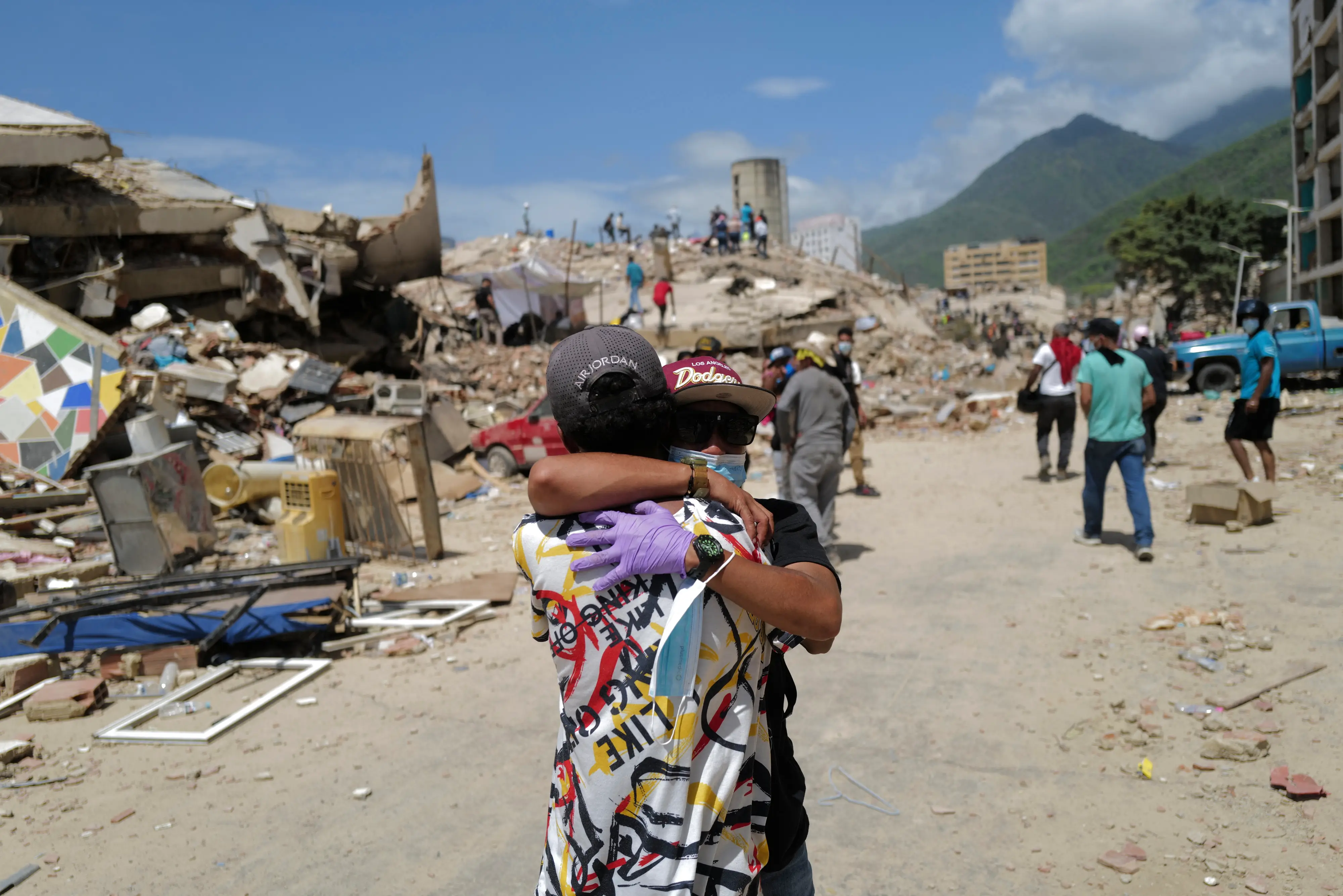 Death toll in Venezuela quake climbs above 1,400 as UN estimates damage at 6% of GDP