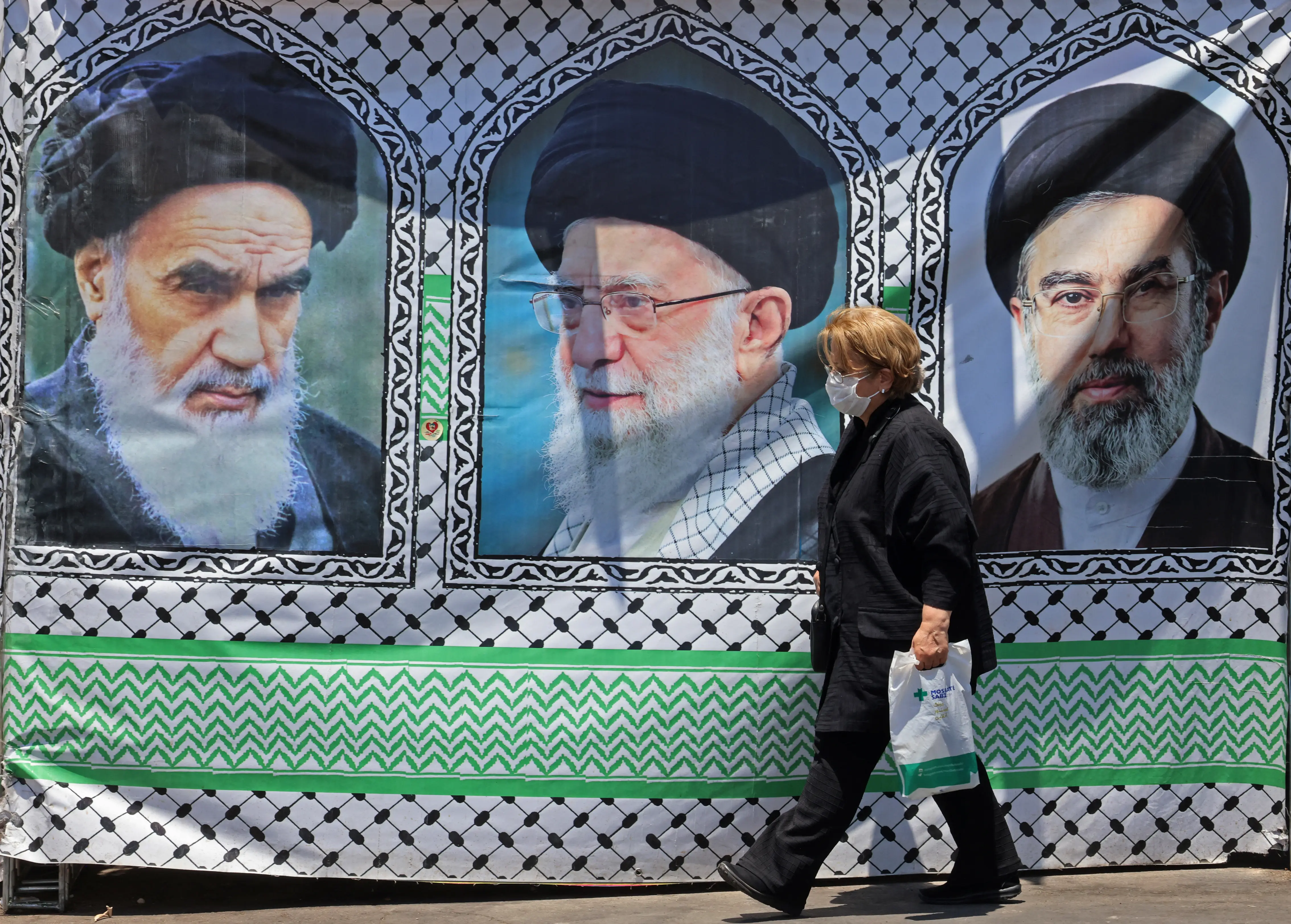 Iran targets US bases in Kuwait, Bahrain after fresh American strikes, warns ships against violating Hormuz arrangement