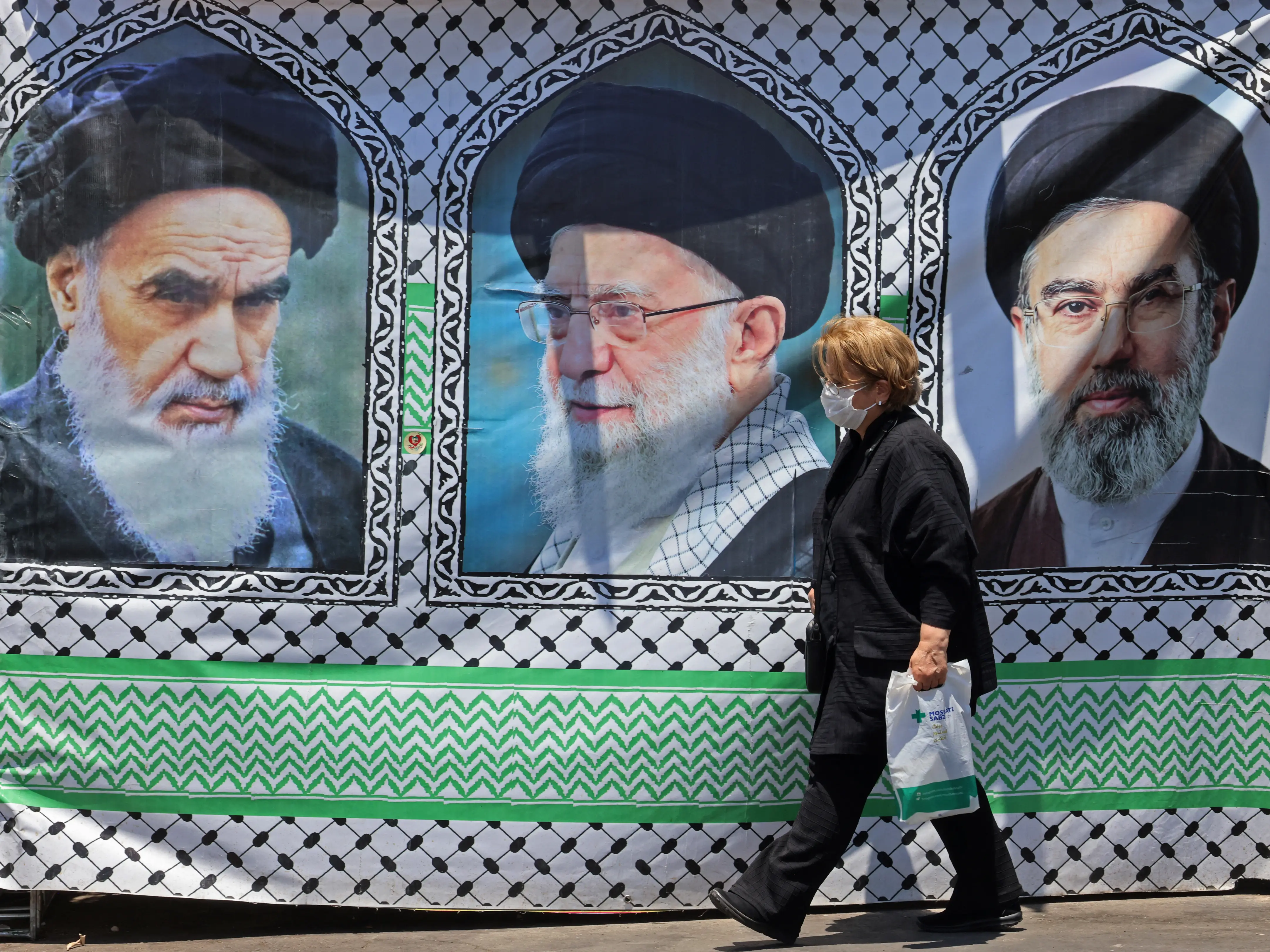 Iran targets US bases in Kuwait, Bahrain after fresh American strikes, warns ships against violating Hormuz arrangement Iran targets US bases in Kuwait, Bahrain after fresh American strikes, warns ships against violating Hormuz arrangement