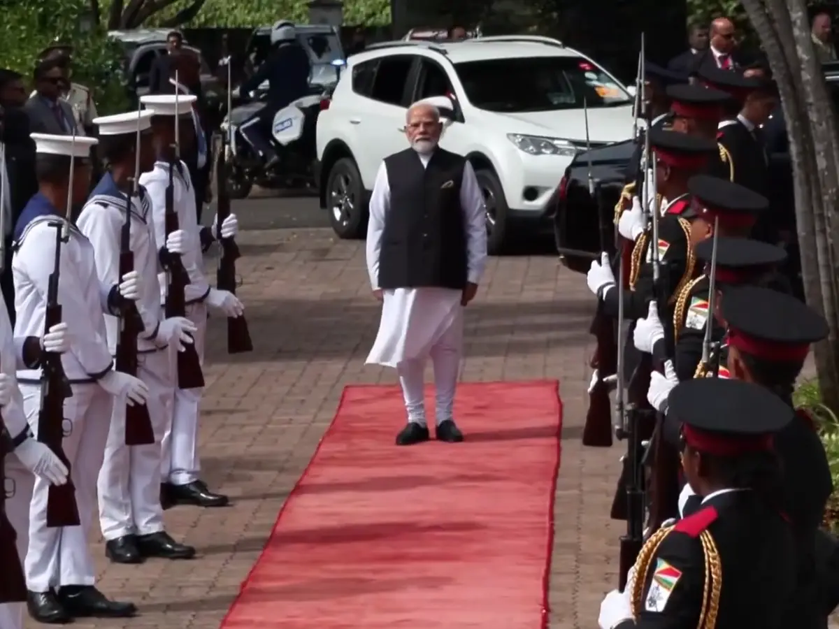 PM Modi receives guard of honour in Seychelles during his 3-day official ...