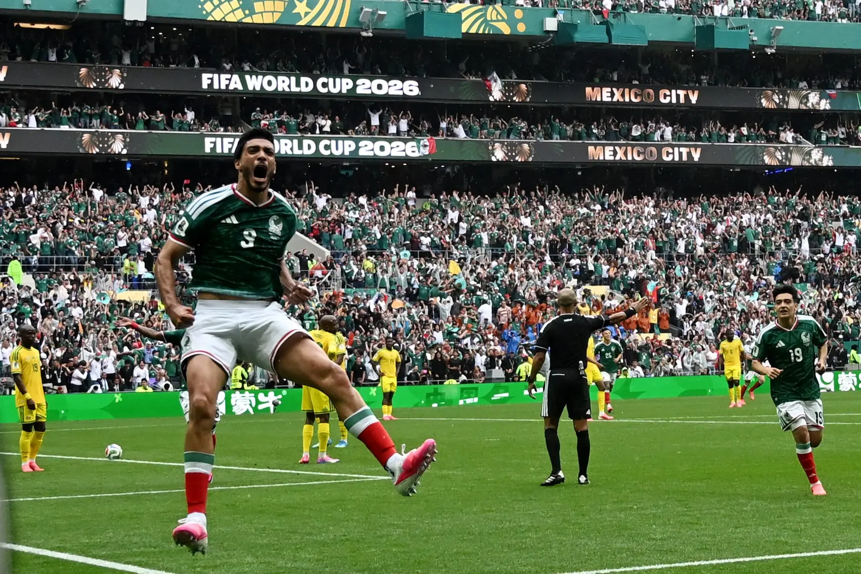 Raúl Jiménez vs Ecuador – Vintage Centre-Forward Play