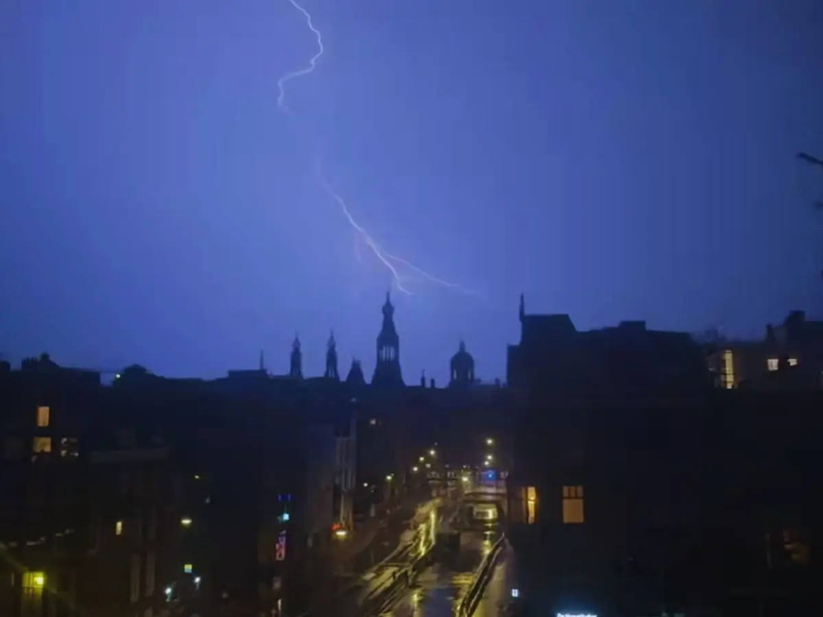 WATCH | Amsterdam storm light up skies as 300,000 lightning strikes hit Netherlands WATCH | Amsterdam storm light up skies as 300,000 lightning strikes hit Netherlands